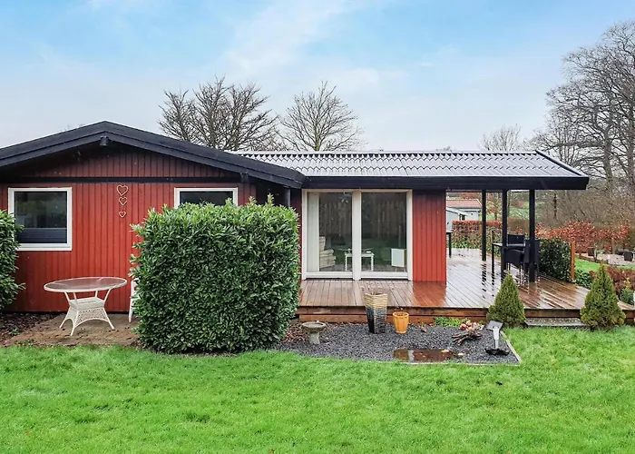 Pet Friendly In With Kitchen Hejls