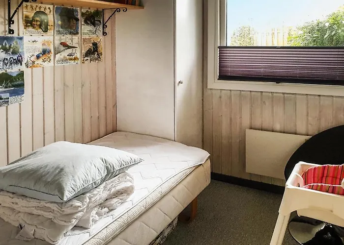 Pet Friendly In With Kitchen *